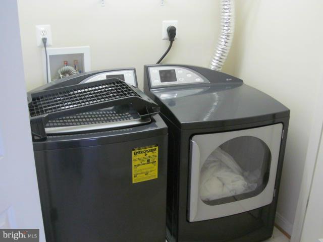 MADISON CRESCENT - Residential