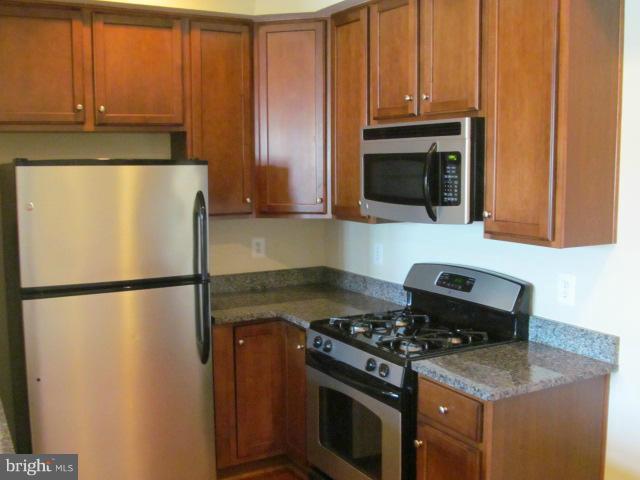 MADISON CRESCENT - Residential