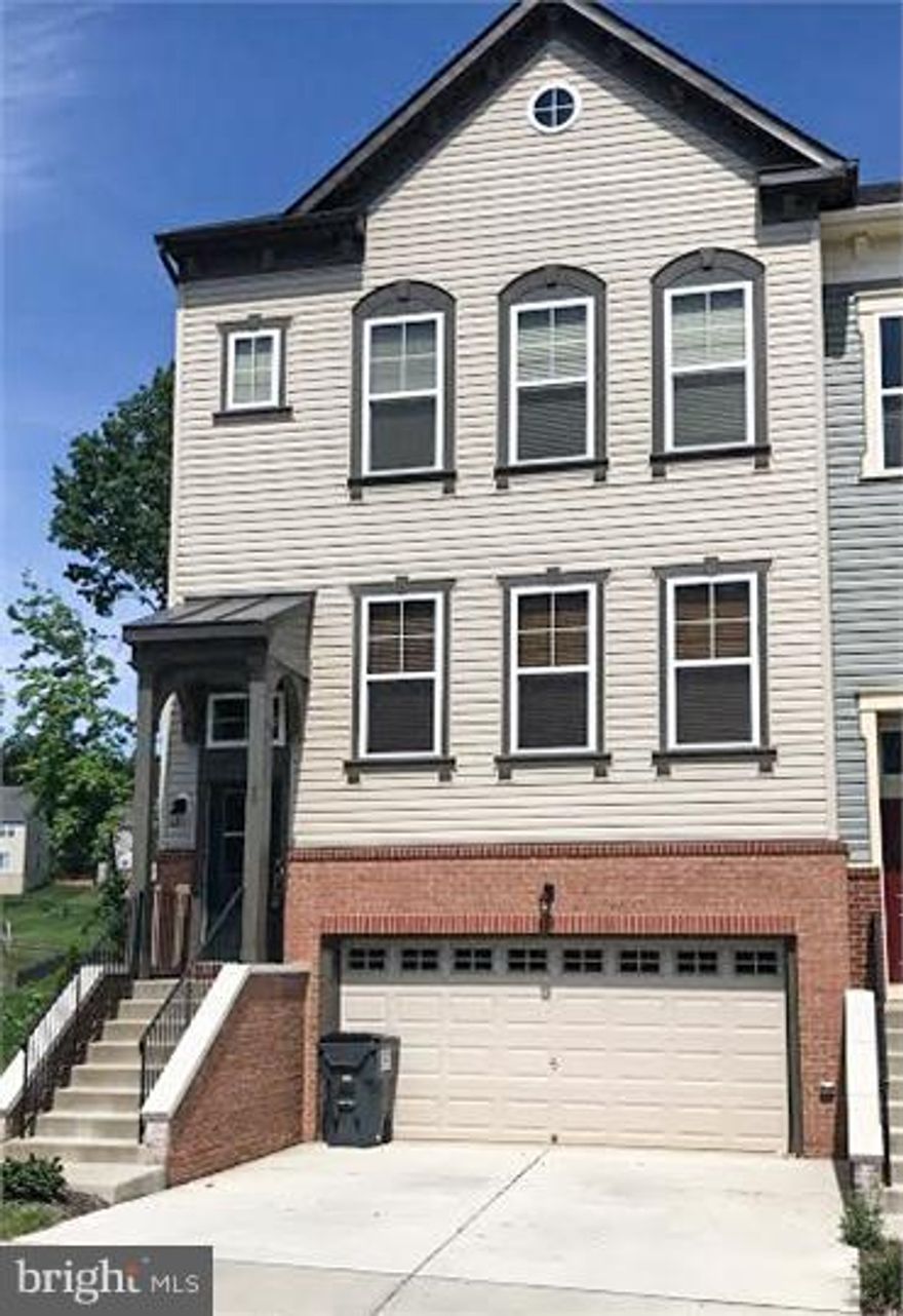 End Unit Townhome with 3 levels, 3 bedrooms and  3.5 bathrooms. Home Features Kitchen with all stainless steal appliances and granite counters, double oven. Living room and Dining room. Large Master bedroom with walk in closet and bath with soaker tub. 2 car garage with entrance to home. Community amenities have a Clubhouse, Pool and Tot Lot within walking distance.
