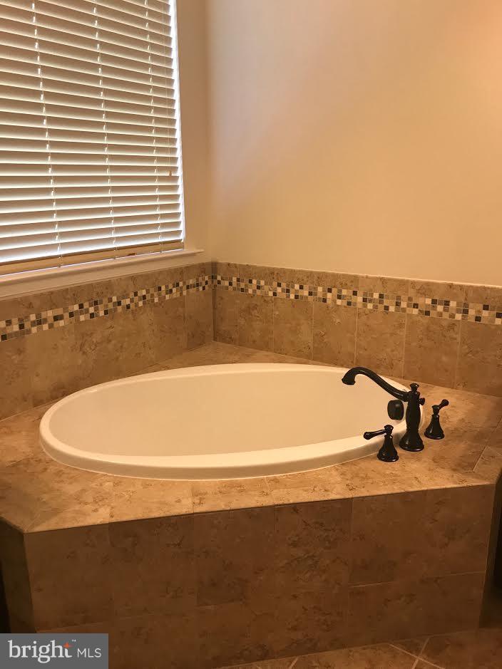 COLONIAL FORGE - Residential Lease