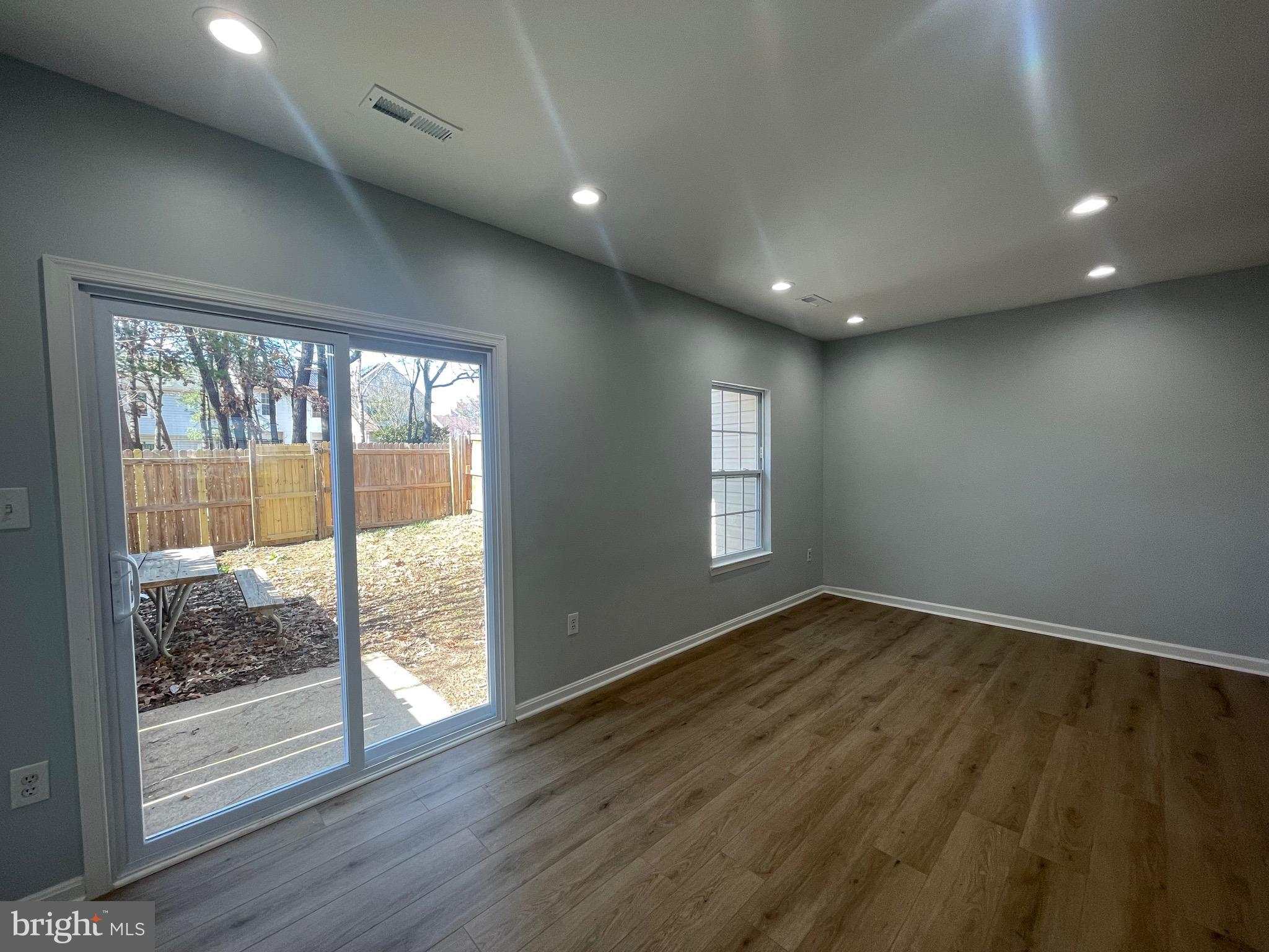 ROSECROFT VILLAGE - Residential