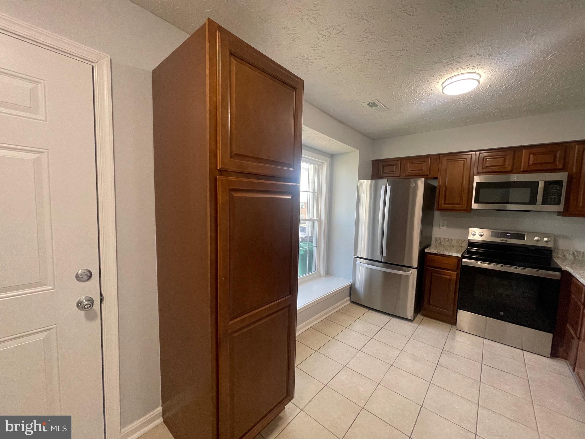 2418 E ROSECROFT VILLAGE CIRCLE