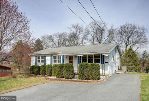 14 W GRANDVIEW AVENUE MERCERSBURG PA 17236