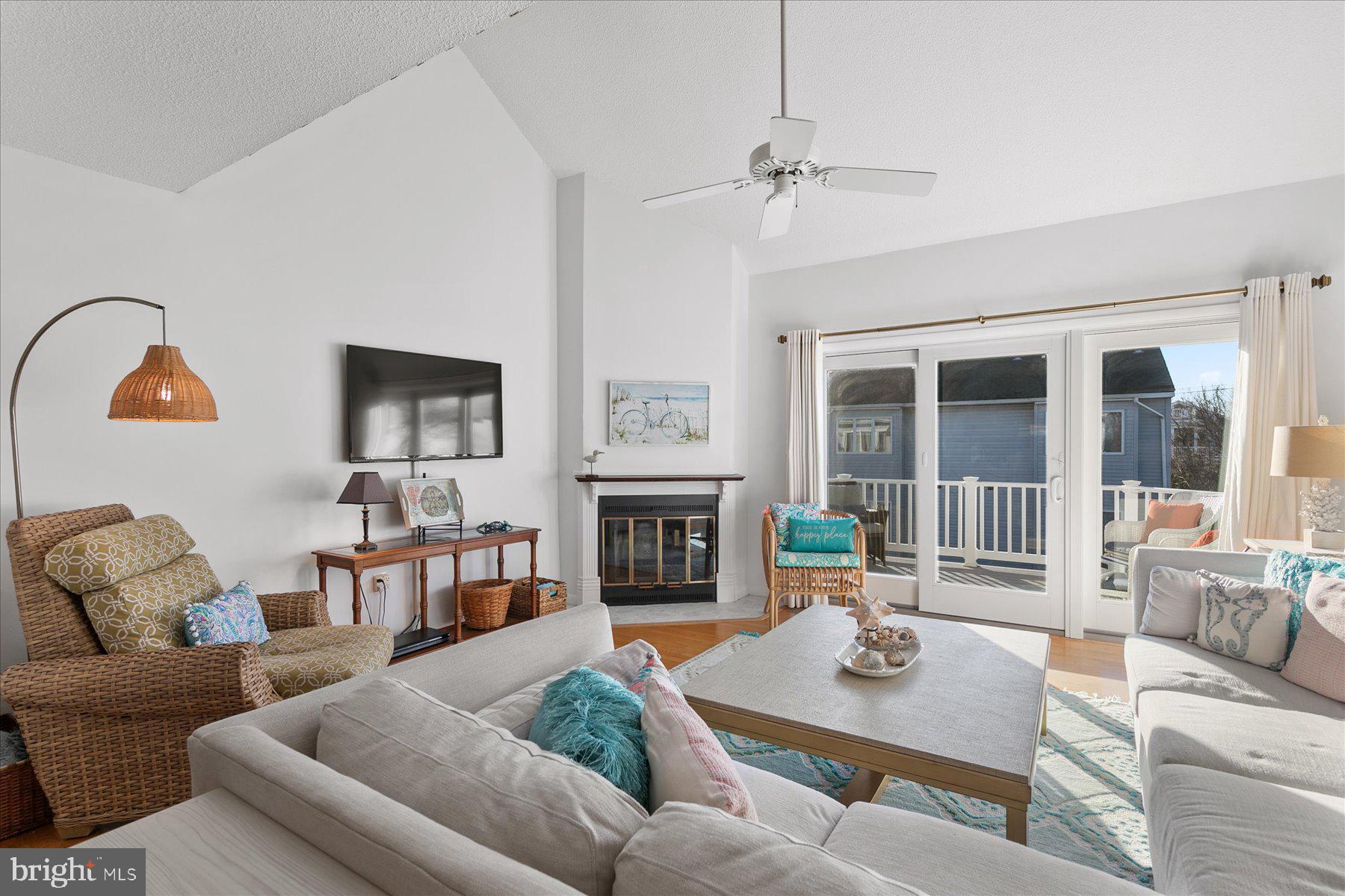 39722 BEACH PEBBLE SQUARE 7