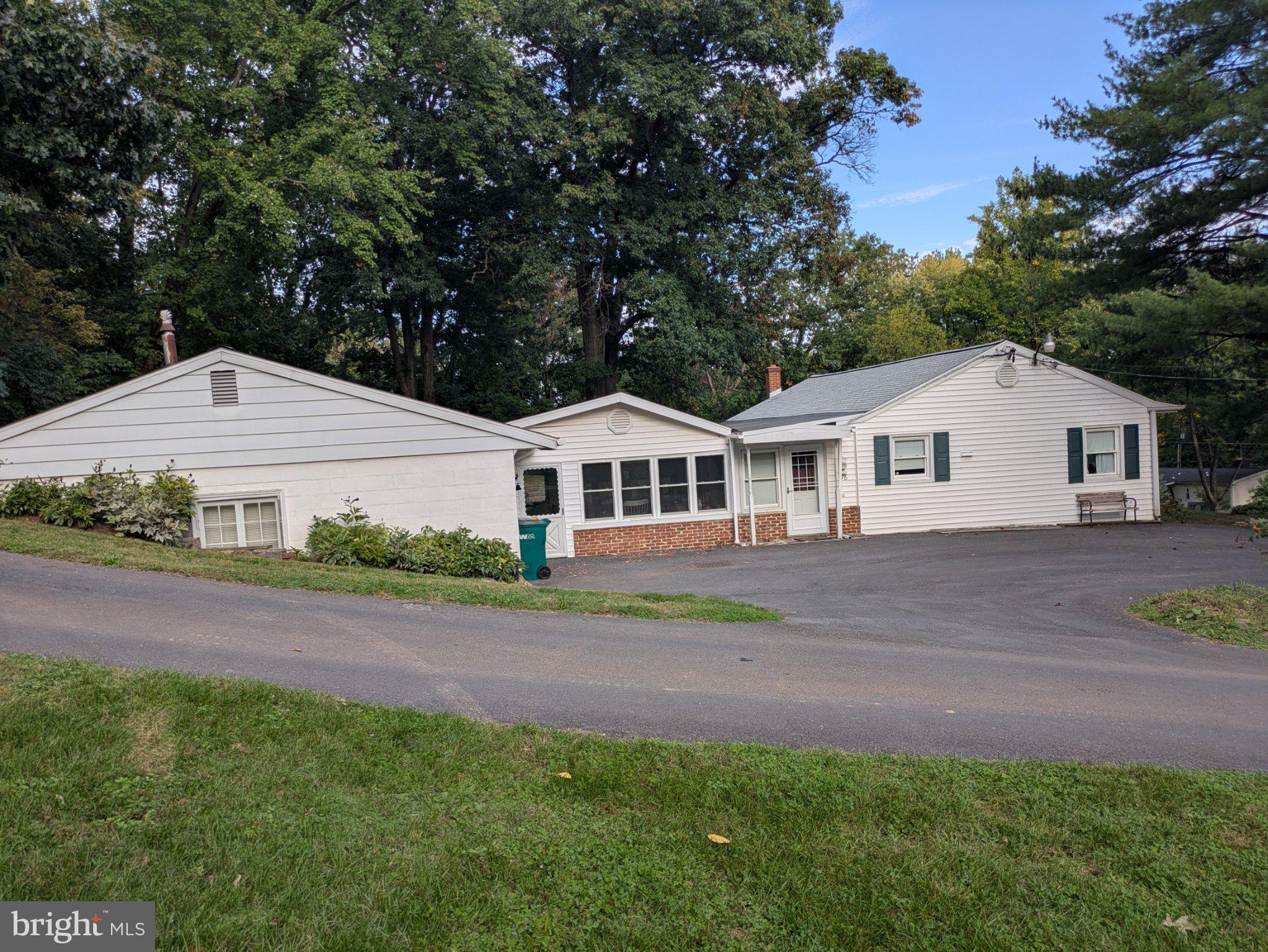 936 BELLE VISTA DRIVE