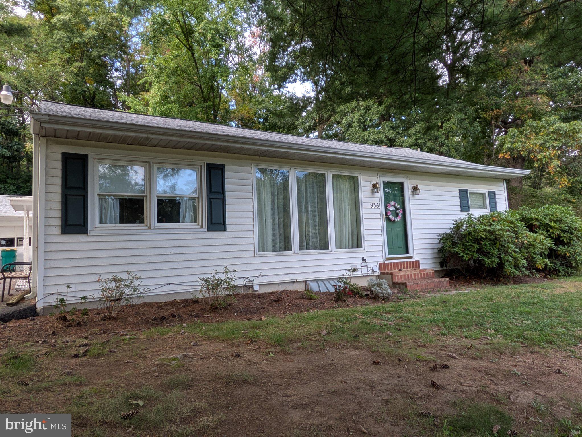 936 BELLE VISTA DRIVE
