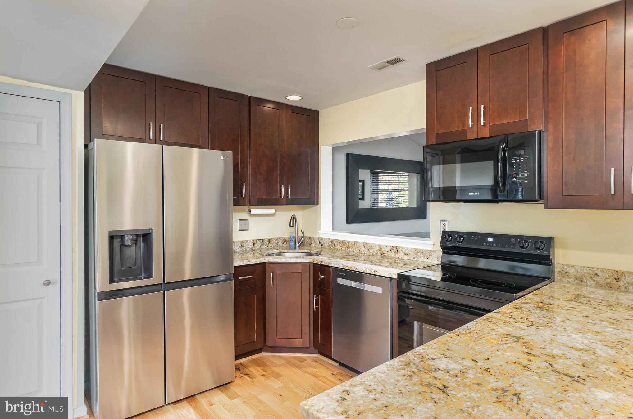 MAJORS CHOICE - Residential