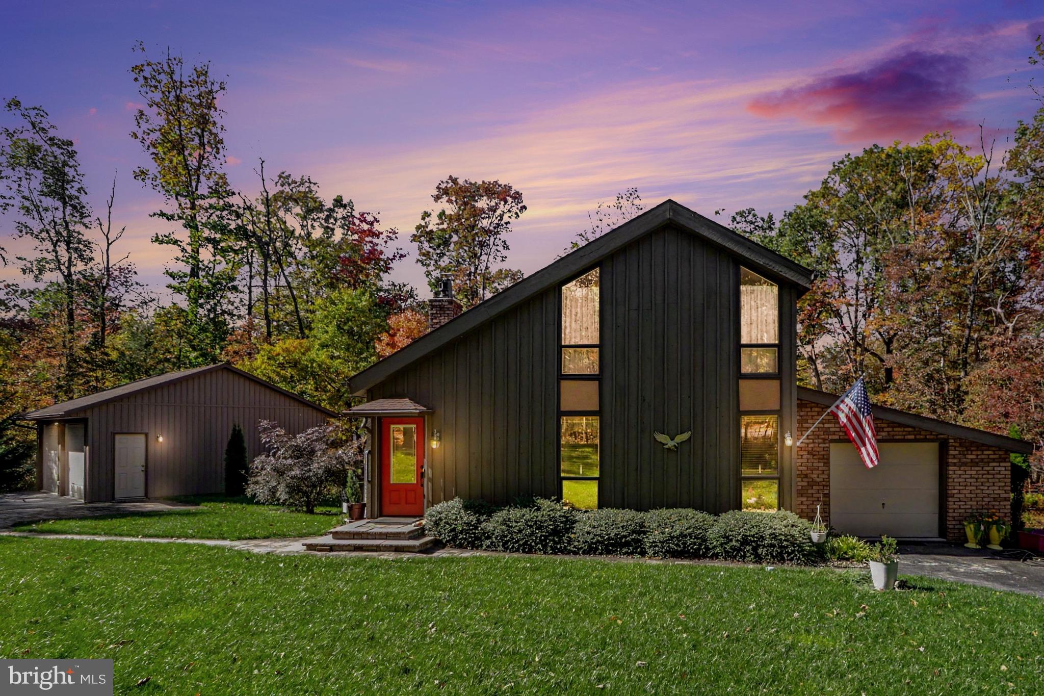 544 HEMLOCK LN LANE
