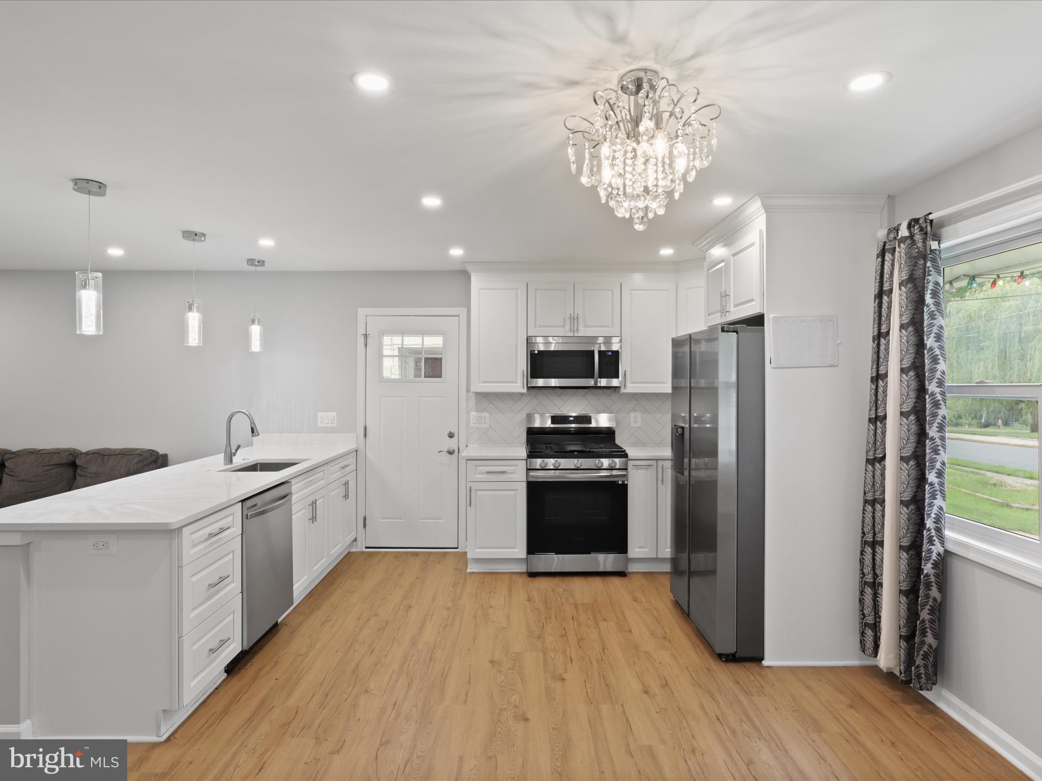 FAIRFAX CITY - Residential