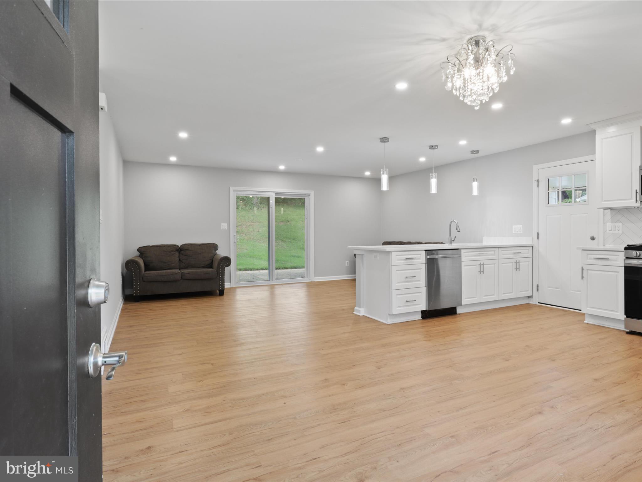 FAIRFAX CITY - Residential