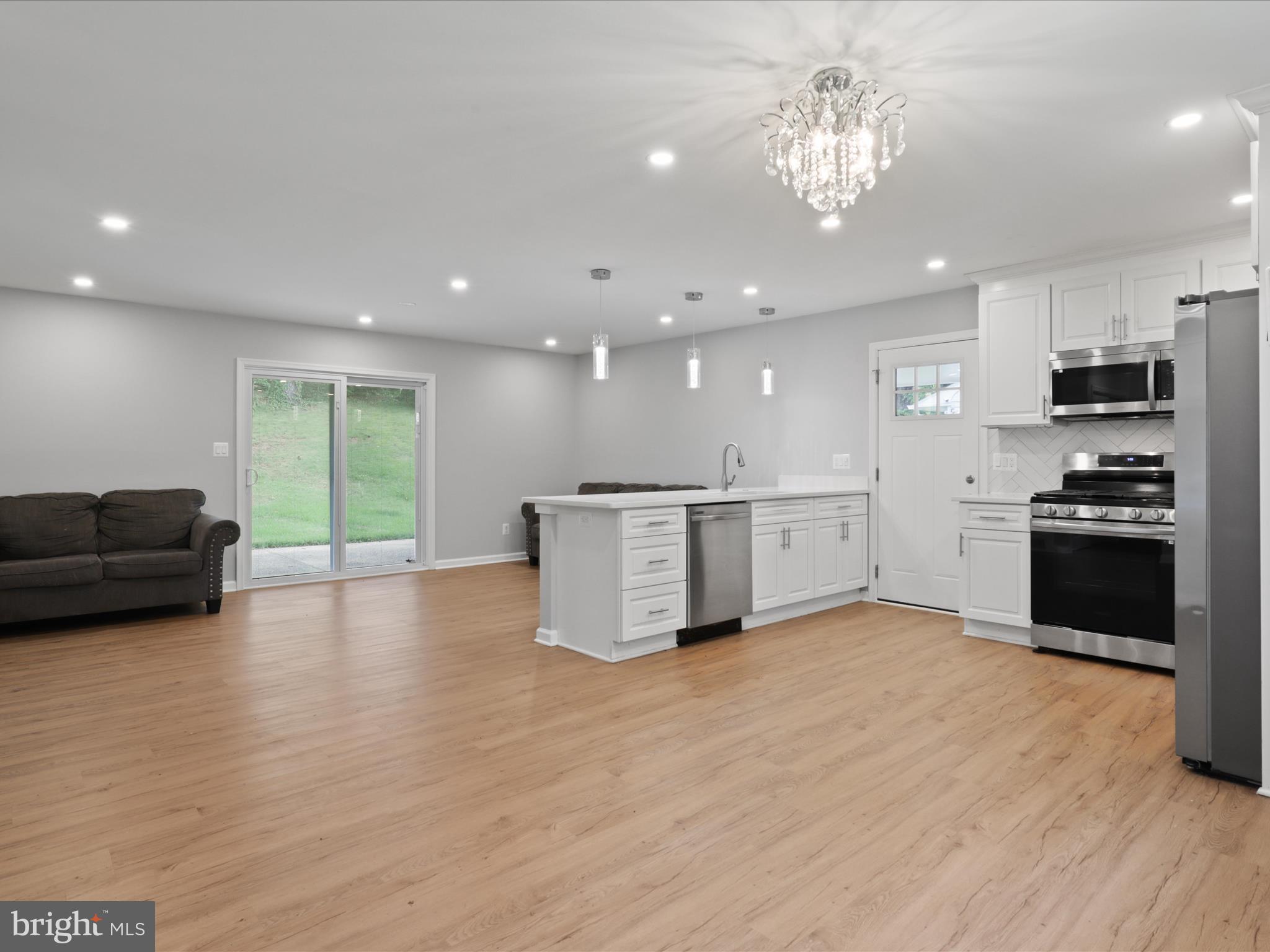 FAIRFAX CITY - Residential