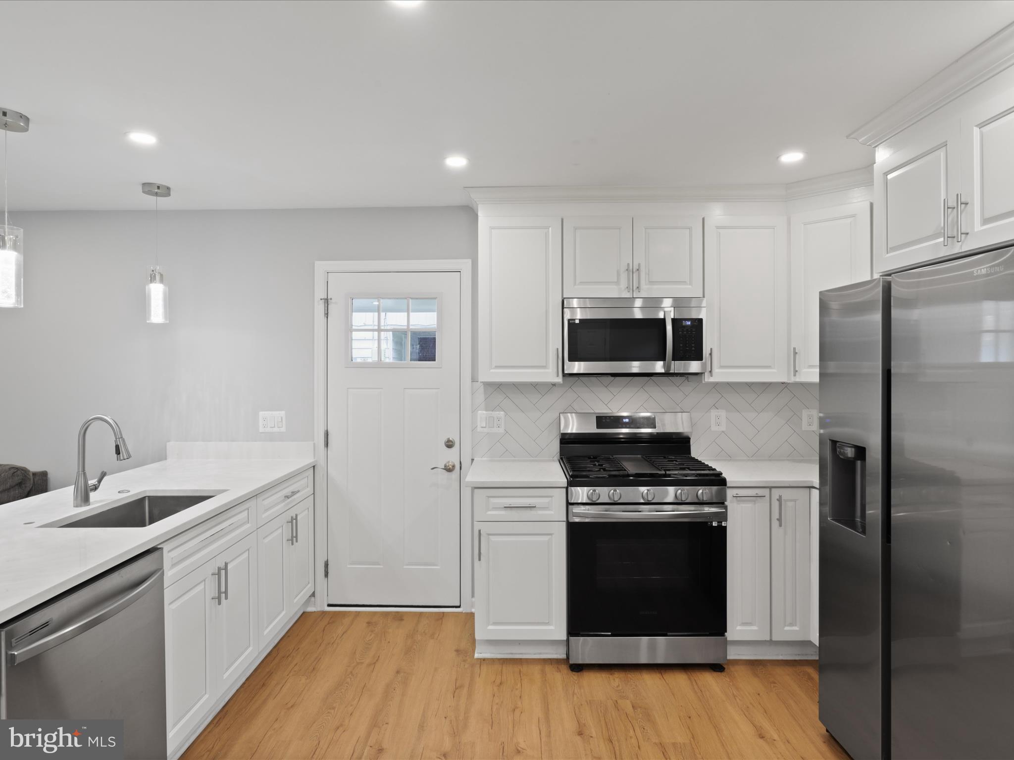 FAIRFAX CITY - Residential