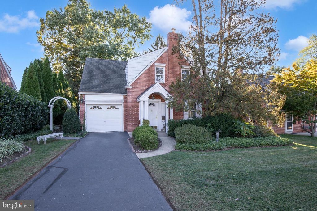 Photo of 402 Coolidge Boulevard, NORRISTOWN, PA 19401 (MLS # PAMC2162058)