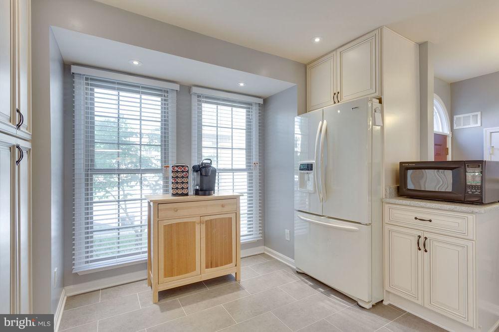 KENWOOD HILLS - Residential