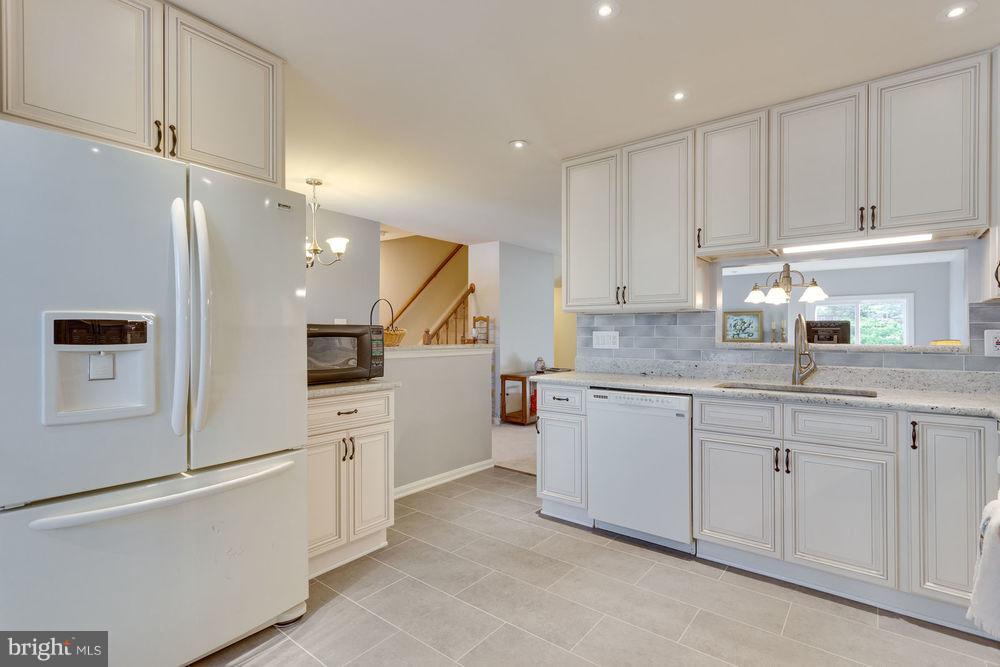 KENWOOD HILLS - Residential