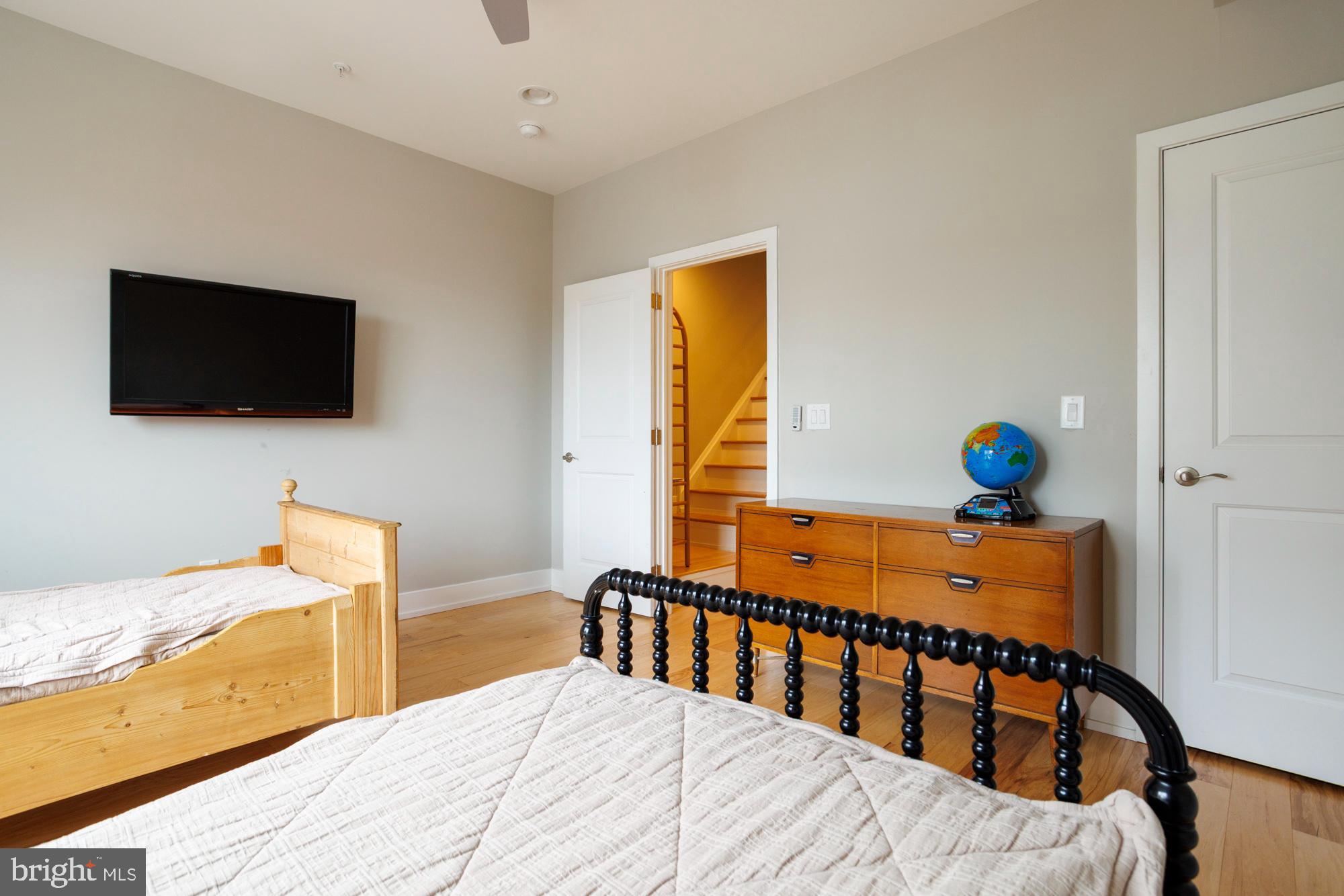 PASSYUNK SQUARE - Residential