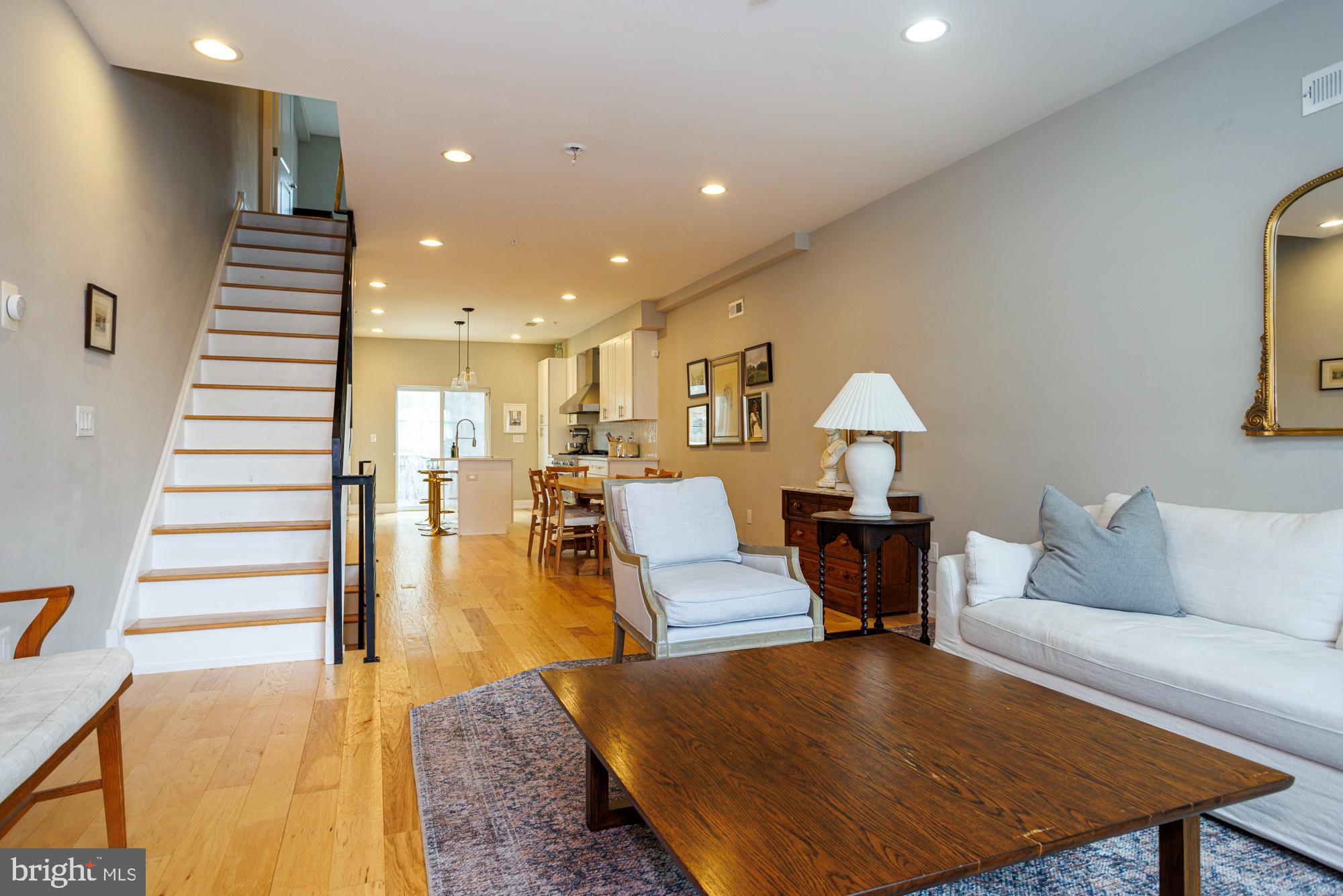 PASSYUNK SQUARE - Residential