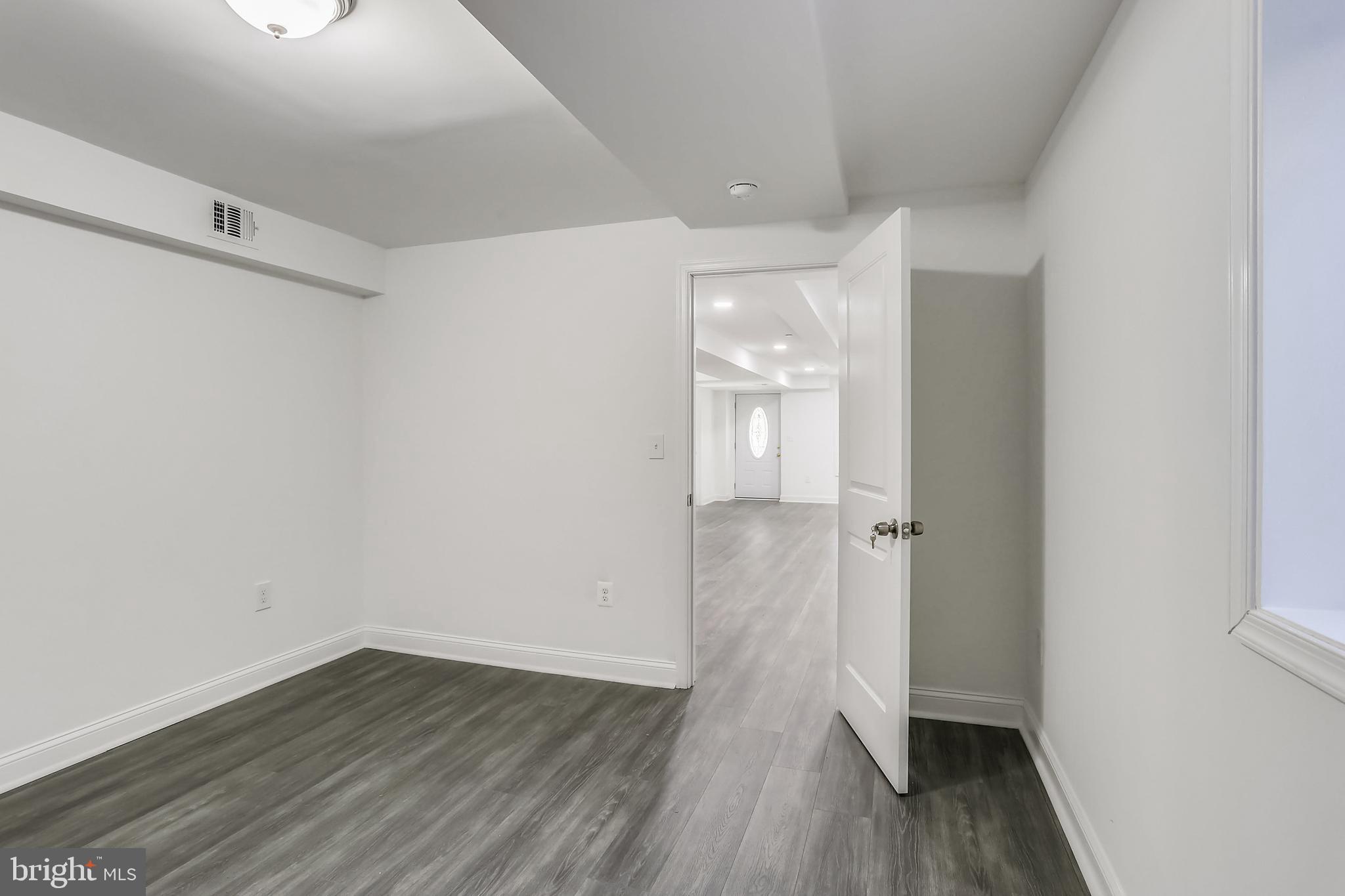 KEMP MILL ESTATES - Residential Lease