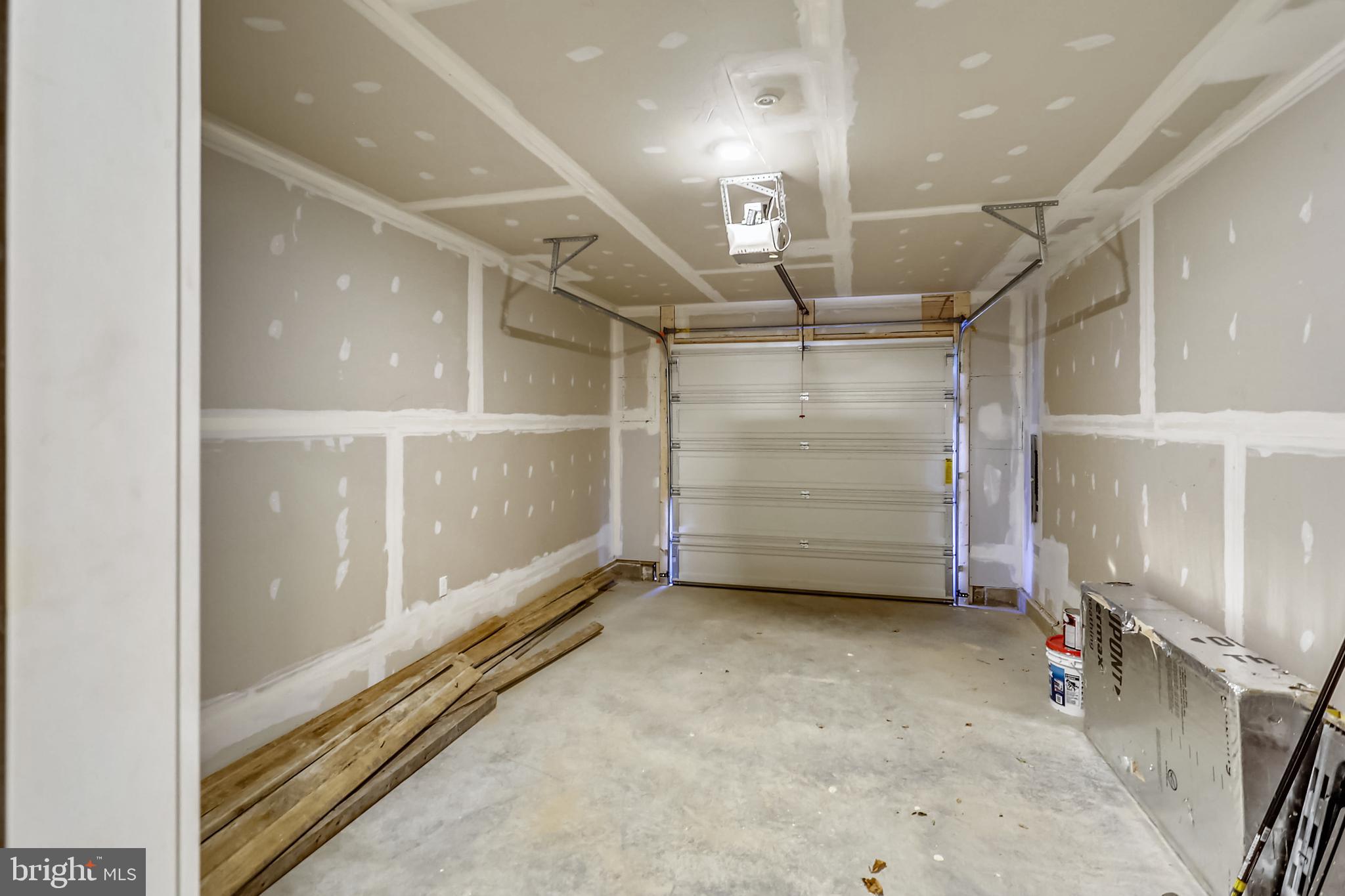 KEMP MILL ESTATES - Residential Lease