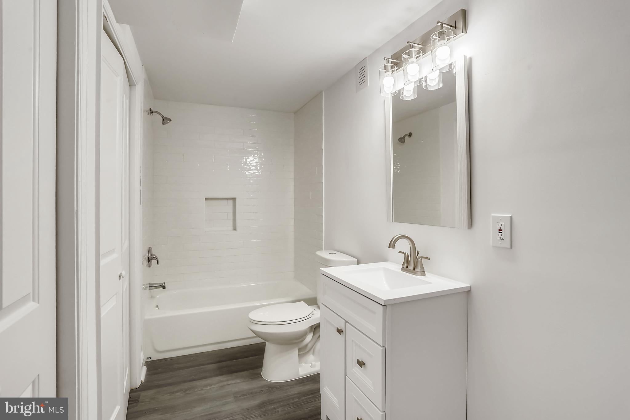 KEMP MILL ESTATES - Residential Lease