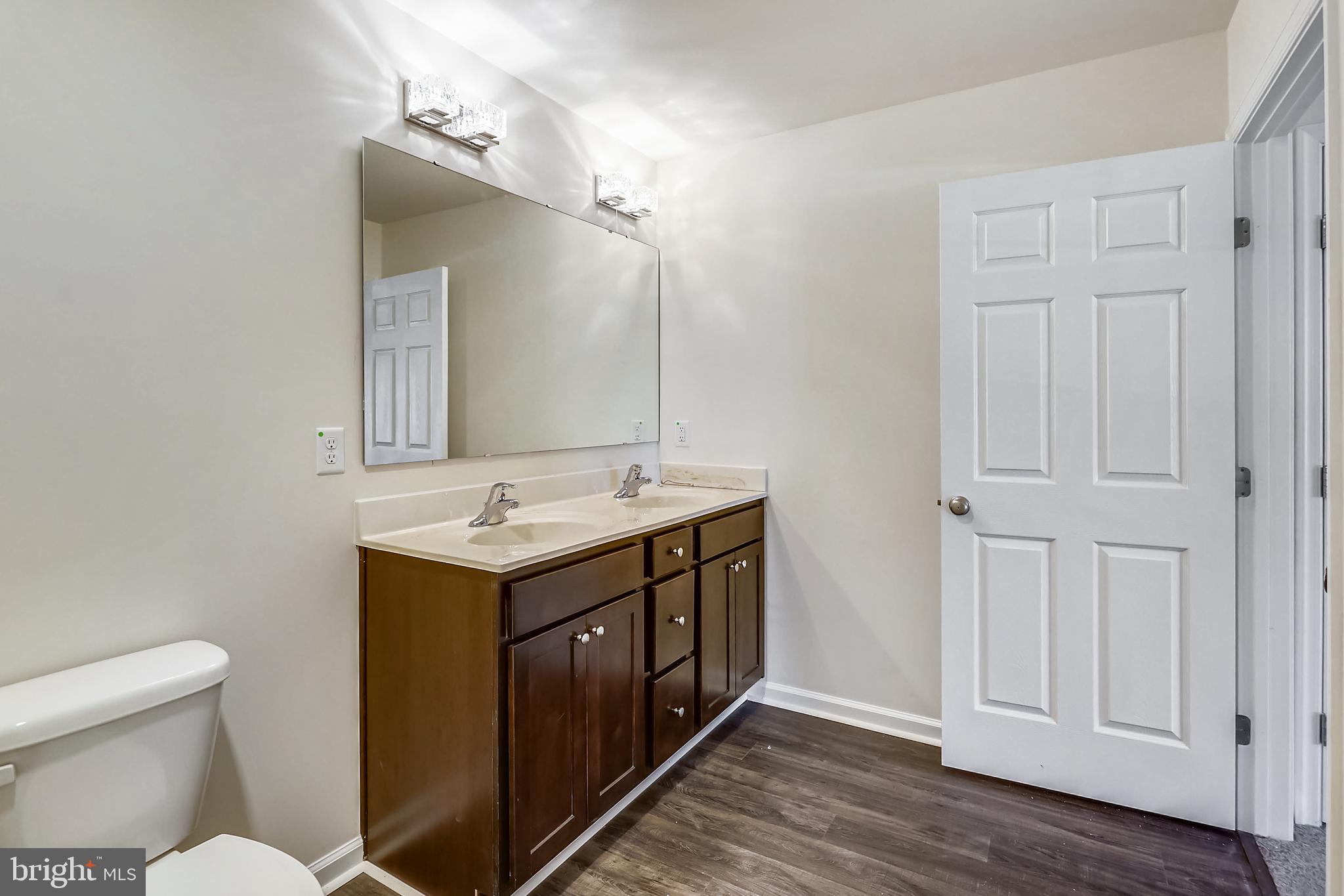 KEMP MILL ESTATES - Residential Lease