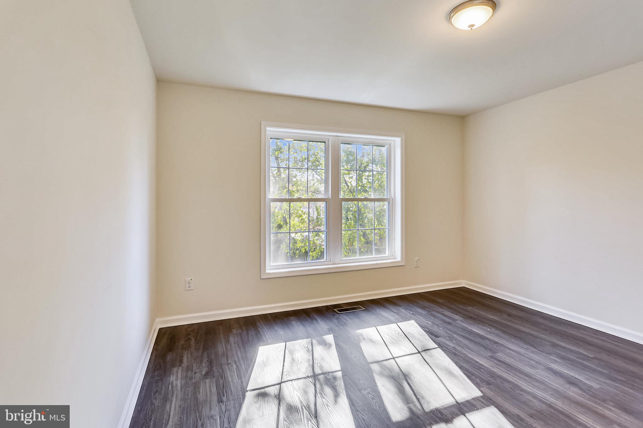 KEMP MILL ESTATES - Residential Lease