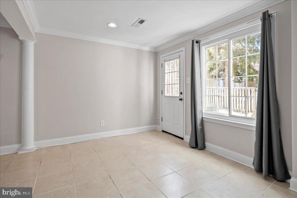 RESTON - Residential