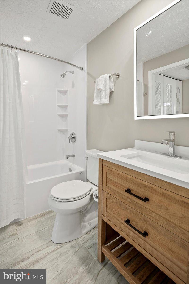 RESTON - Residential