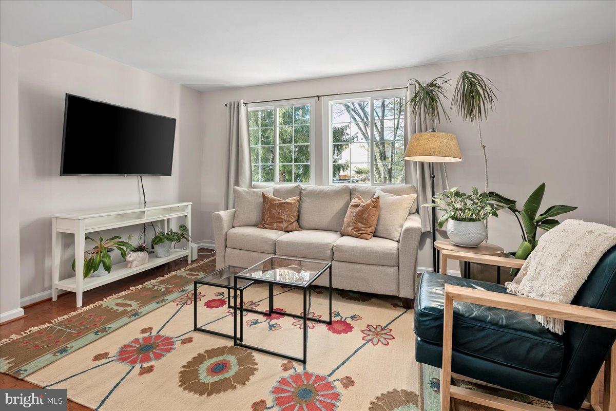 RESTON - Residential