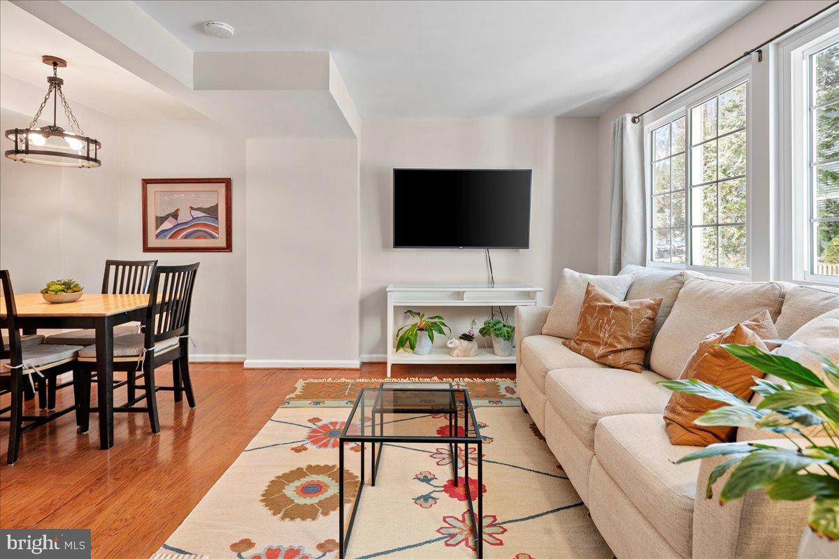 RESTON - Residential