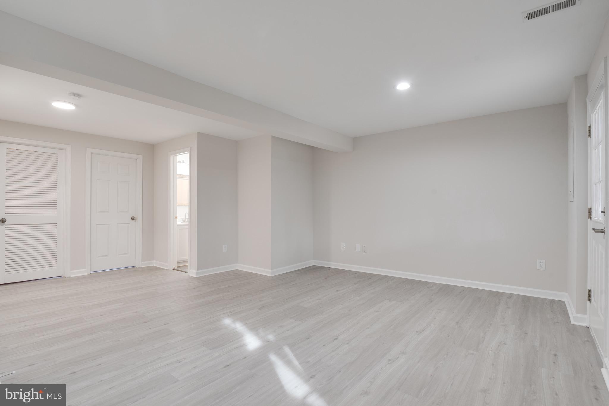 CENTRE RIDGE - Residential