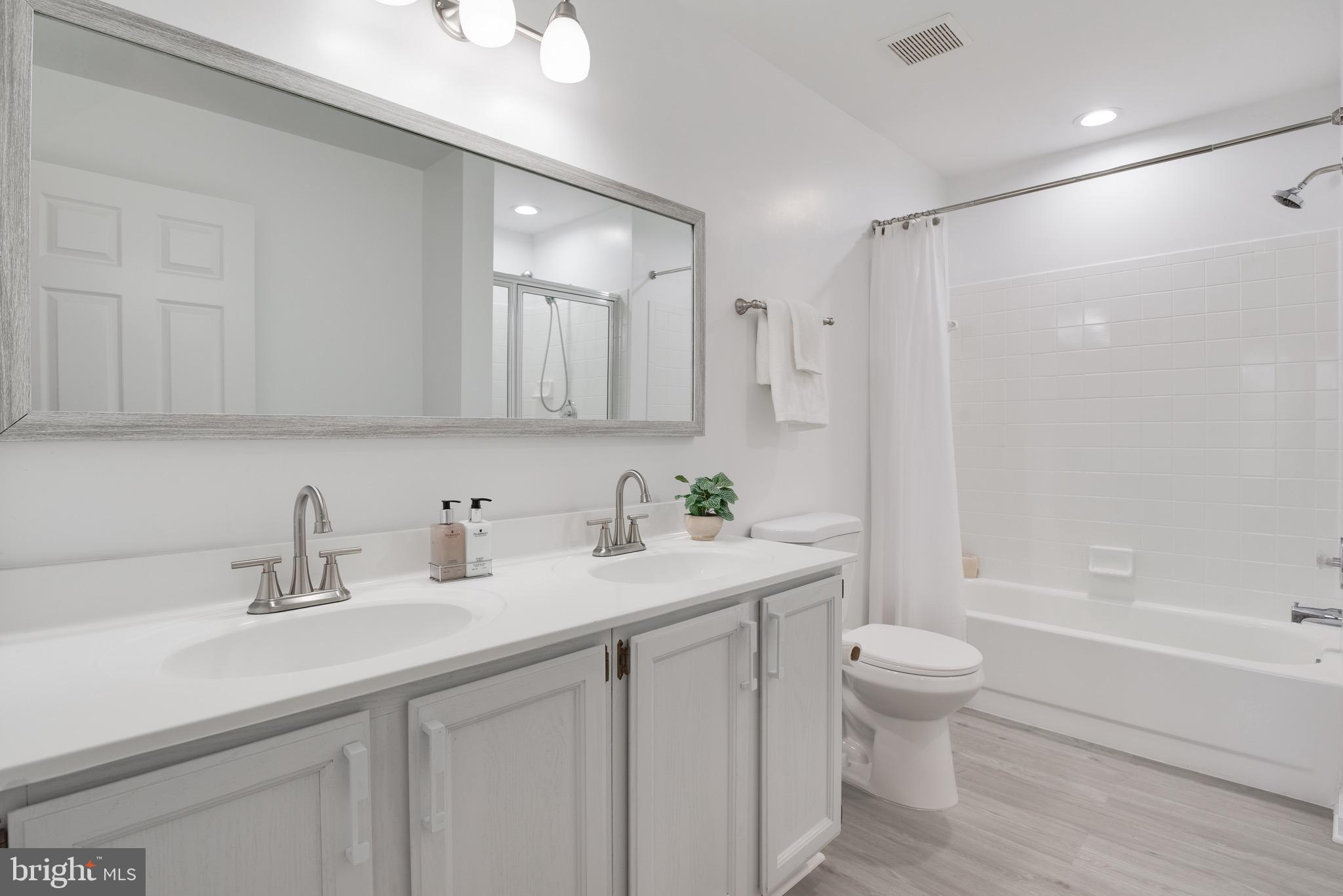 CENTRE RIDGE - Residential