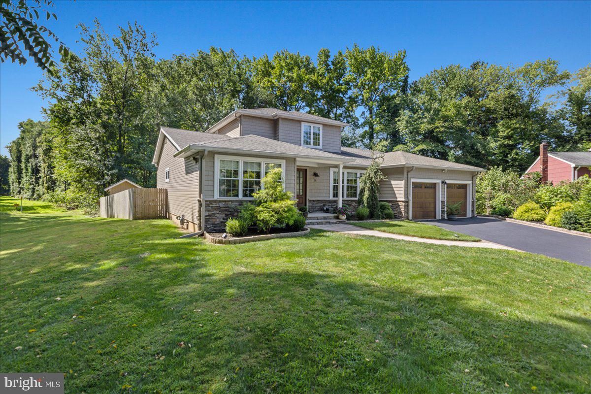25 BREE DRIVE
