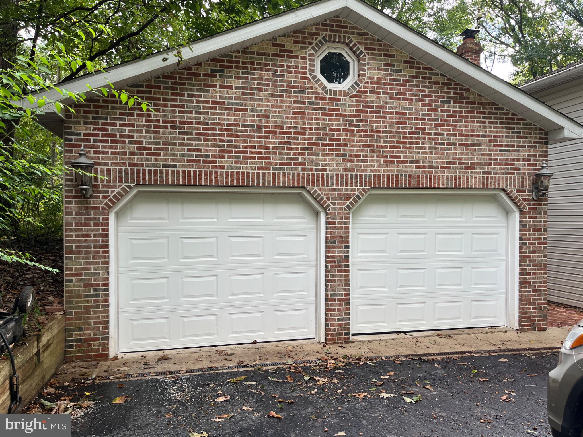 5005 MICHAELS DRIVE