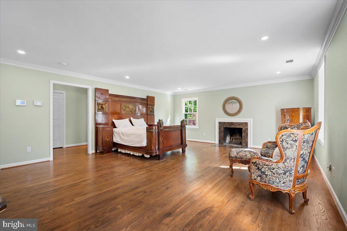 BRADLEY HILLS GROVE - Residential