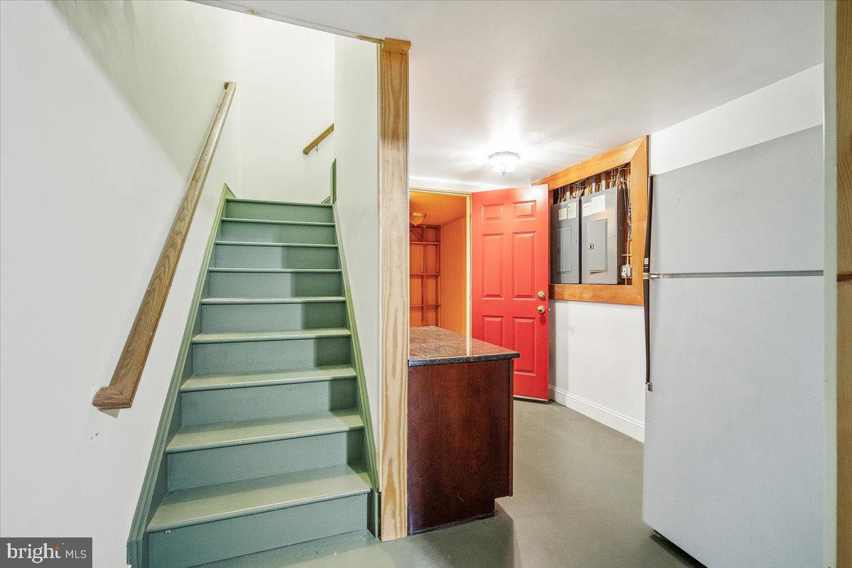 BRADLEY HILLS GROVE - Residential