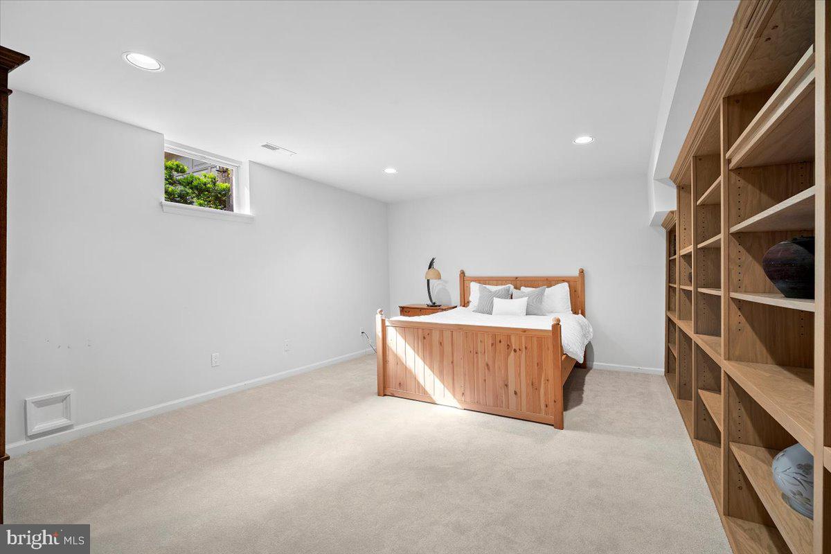 BRADLEY HILLS GROVE - Residential