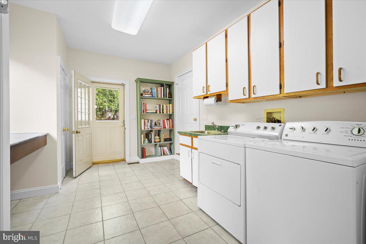 BRADLEY HILLS GROVE - Residential