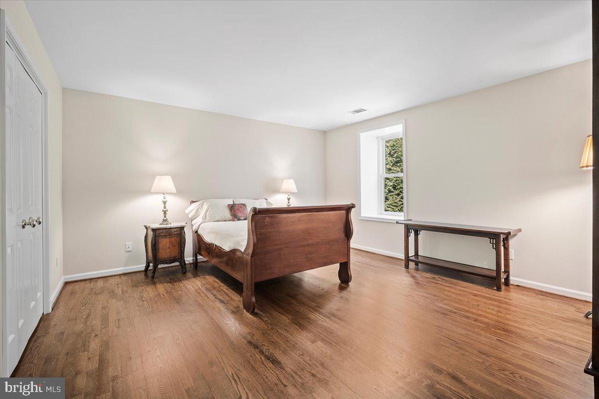 BRADLEY HILLS GROVE - Residential