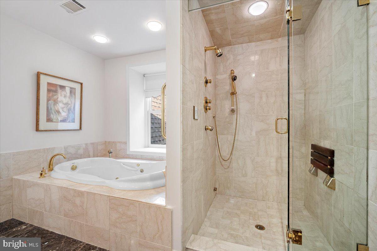 BRADLEY HILLS GROVE - Residential