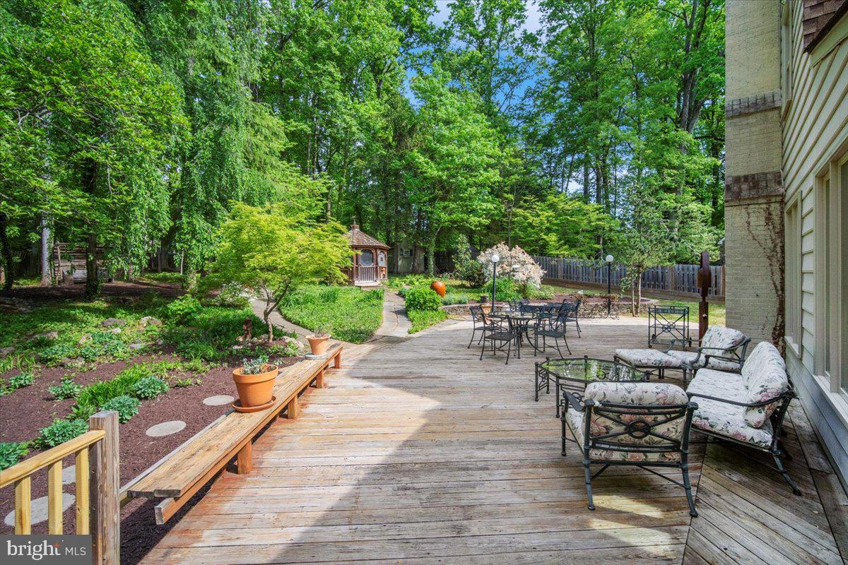 BRADLEY HILLS GROVE - Residential