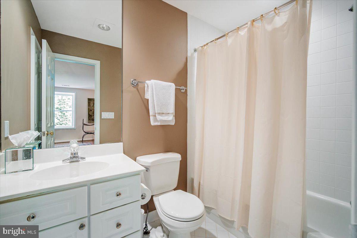 BRADLEY HILLS GROVE - Residential