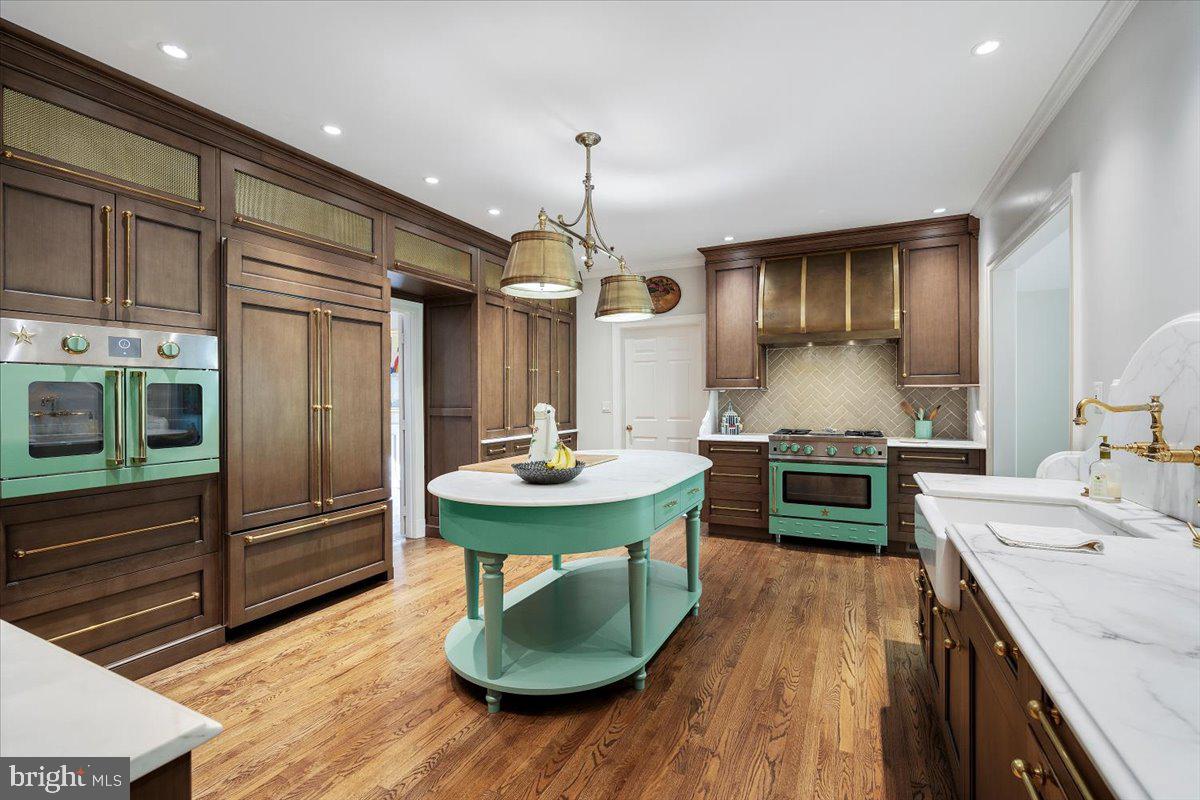 BRADLEY HILLS GROVE - Residential