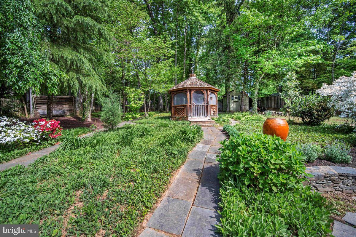 BRADLEY HILLS GROVE - Residential