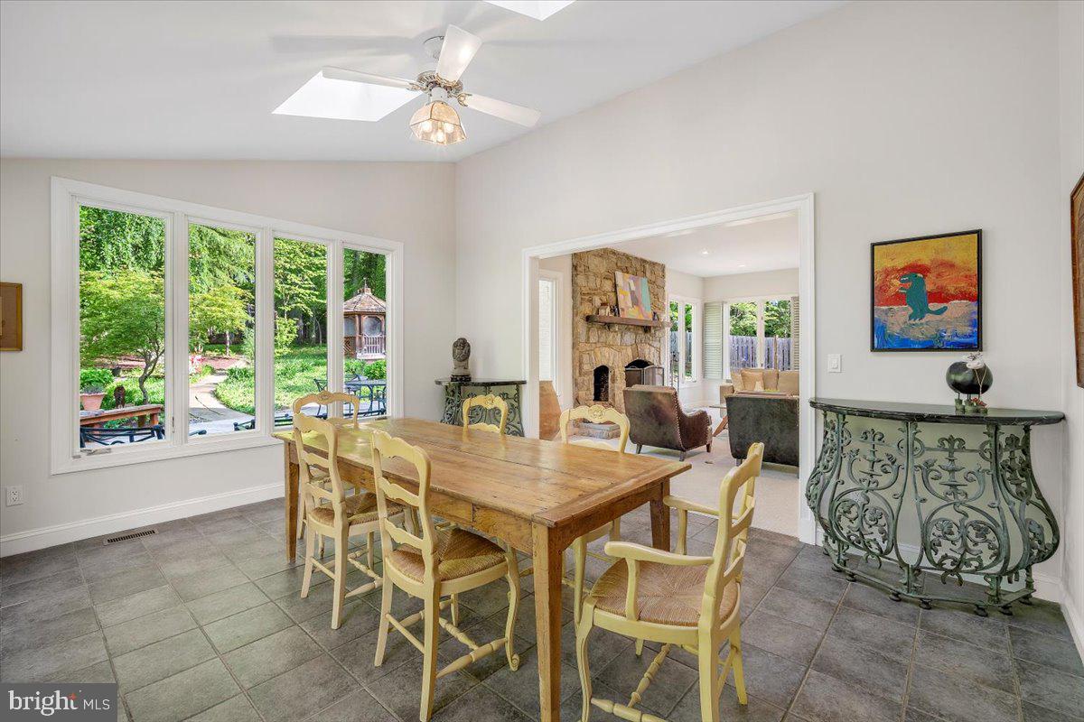 BRADLEY HILLS GROVE - Residential