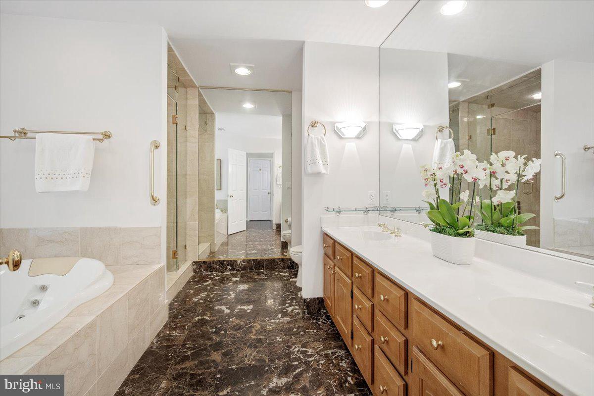 BRADLEY HILLS GROVE - Residential