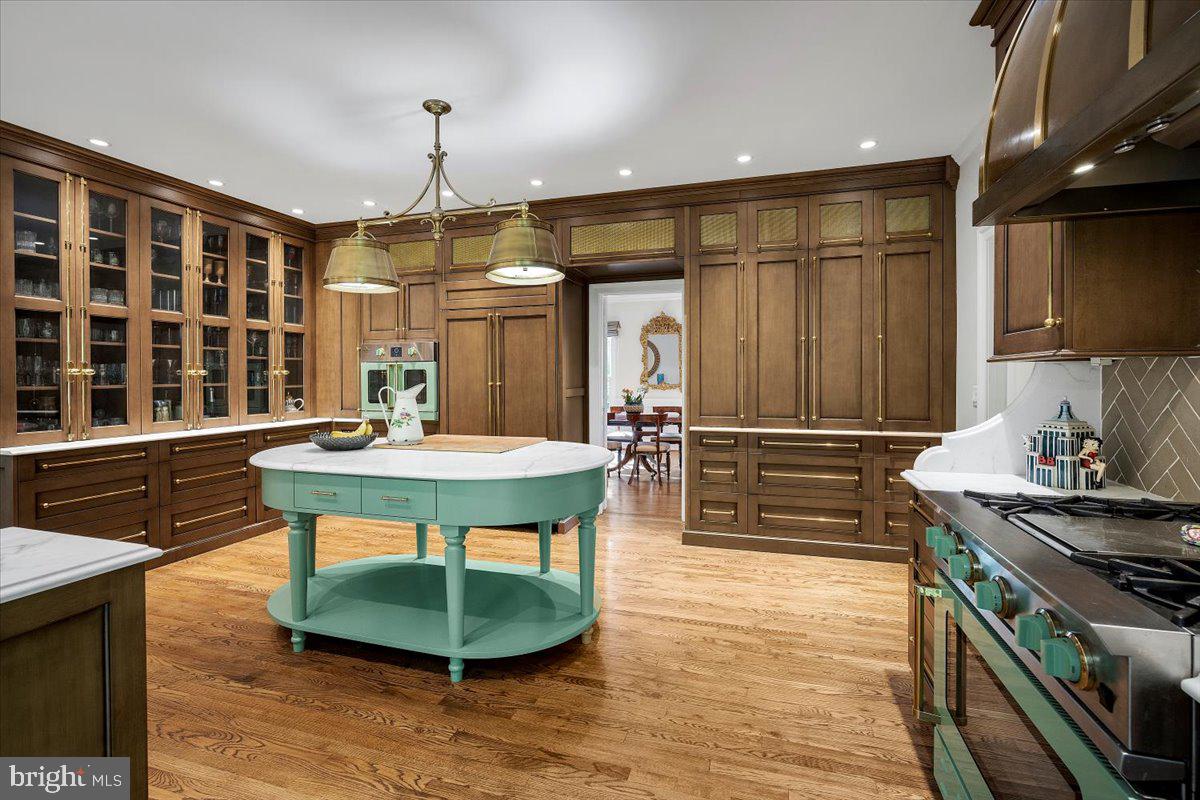 BRADLEY HILLS GROVE - Residential