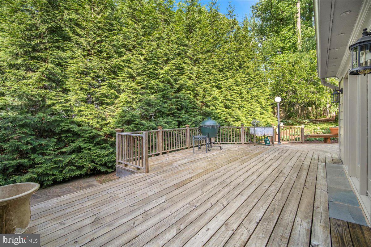 BRADLEY HILLS GROVE - Residential