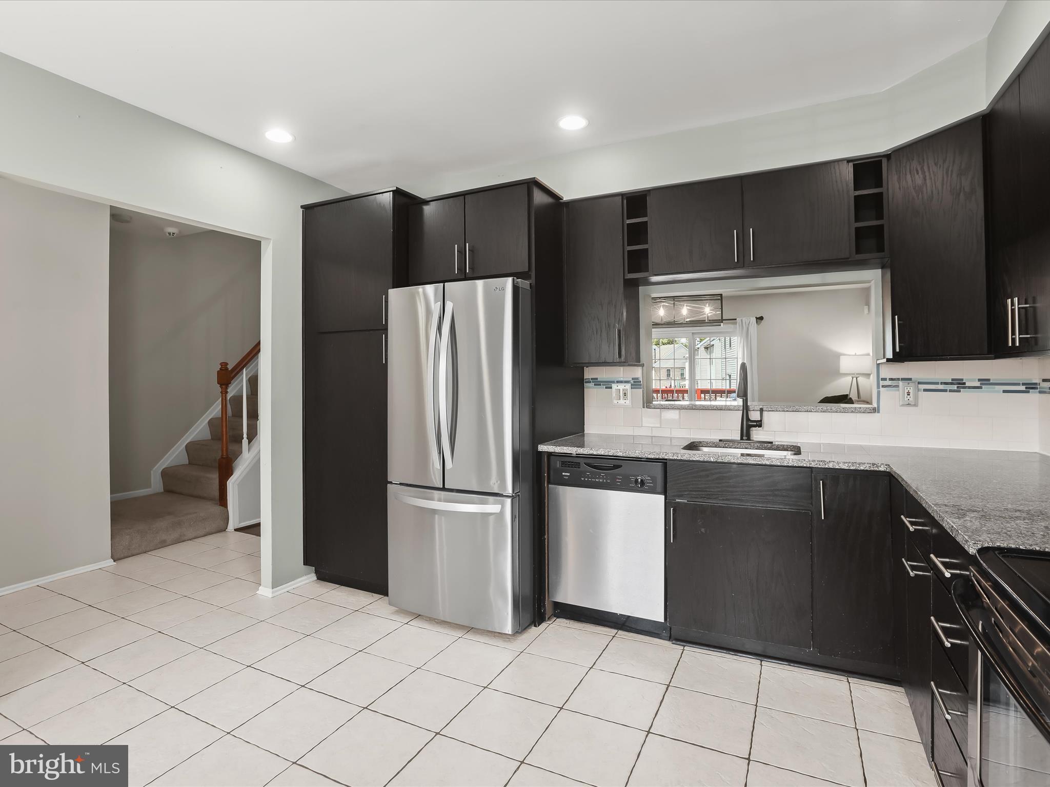 CROMWELL STATION - Residential Lease