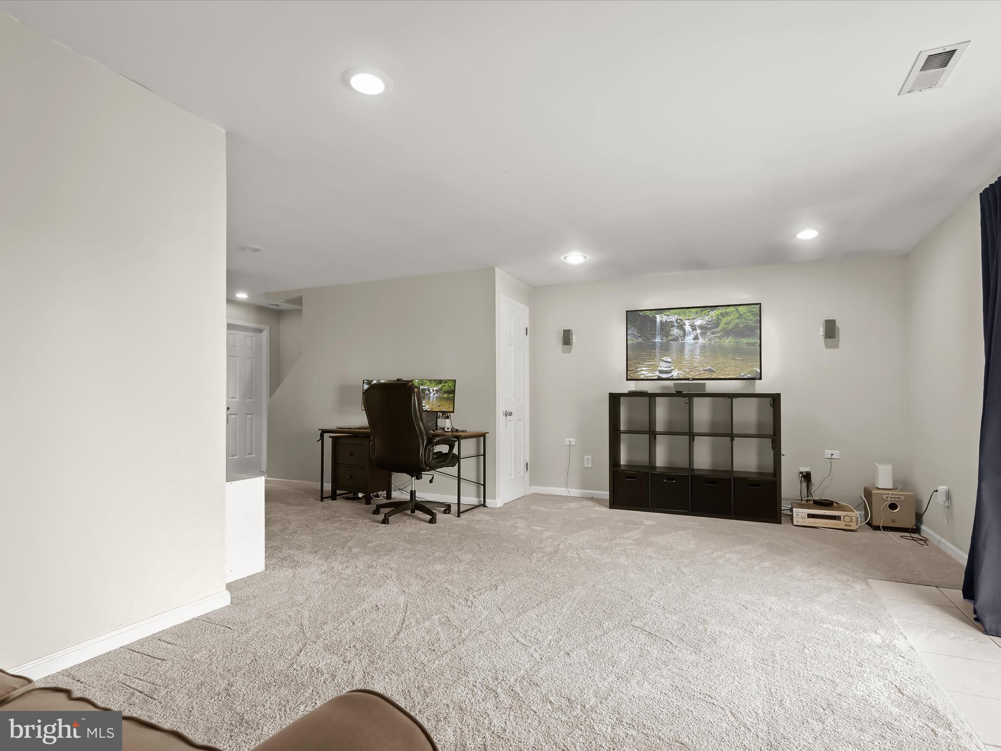 CROMWELL STATION - Residential Lease